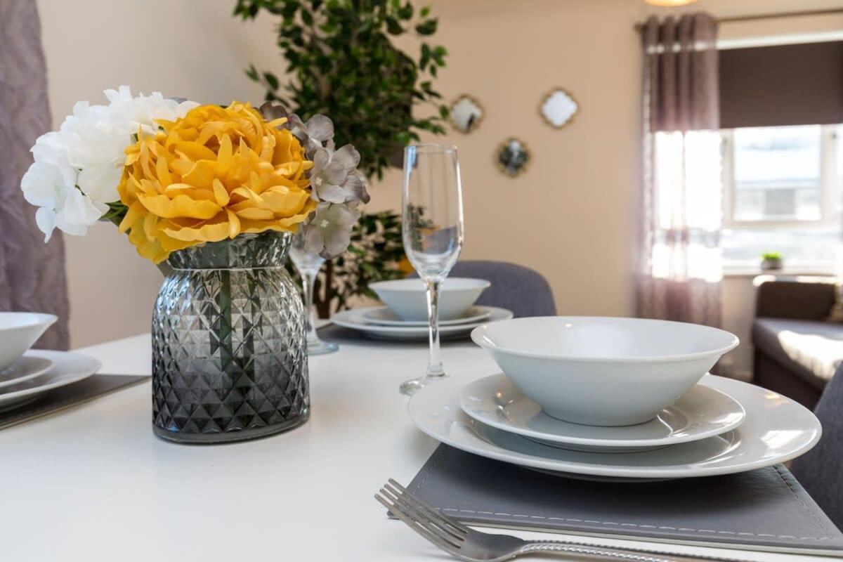 19A The Broadwalk - Cozy 1Br In The Heart Of Crawley Near Gatwick Airport Great For Contractors And Flight Crew Students Villa Eksteriør bilde